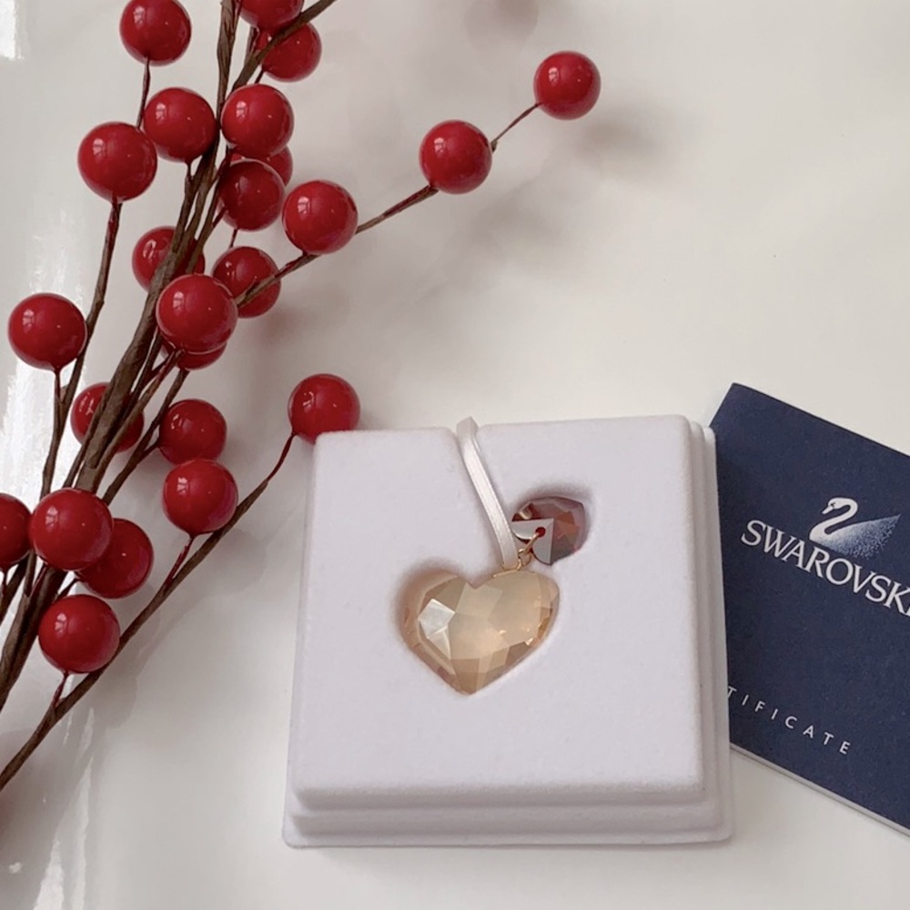 Beautiful New Retired Swarovski Two Colour Hearts Necklace/Ornament. - Picture 4 of 6